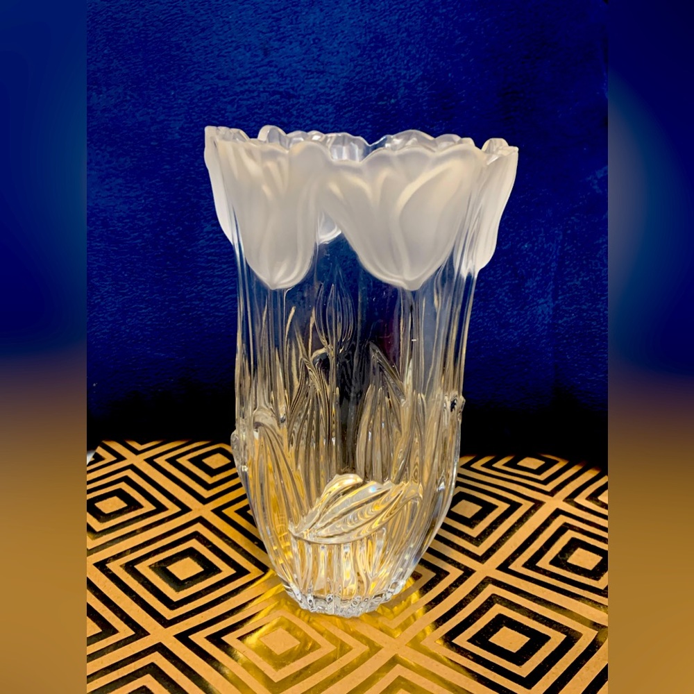 8 inch Tulip Vase